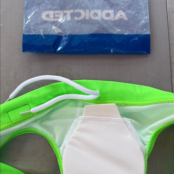 Addicted NWOT Basic Lemon Green Swim Brief Men’s L - Picture 6 of 6